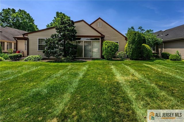 4 Martin Van Buren Drive B, Monroe, NJ 08831