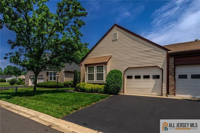 4 Martin Van Buren Drive B, Monroe, NJ 08831