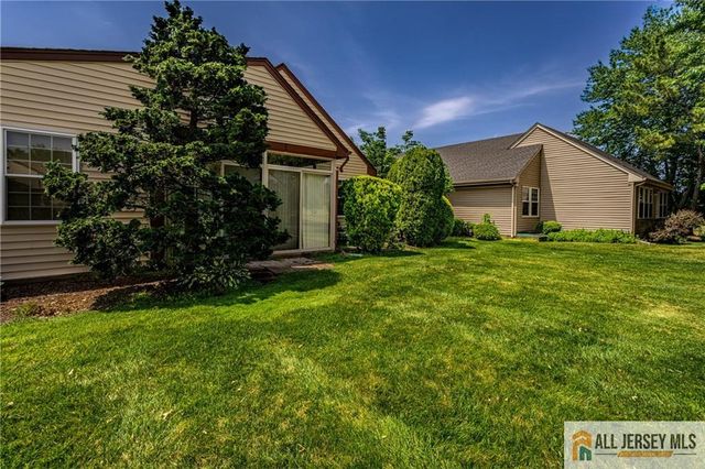 4 Martin Van Buren Drive B, Monroe, NJ 08831