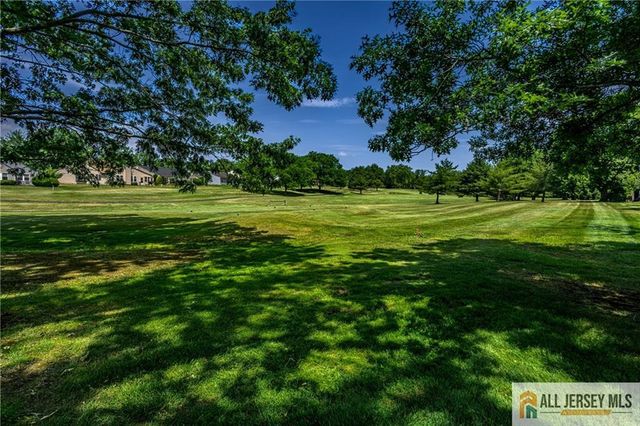 4 Martin Van Buren Drive B, Monroe, NJ 08831