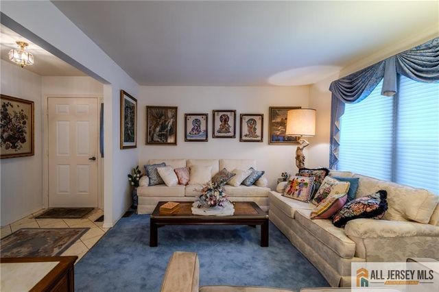 4 Martin Van Buren Drive B, Monroe, NJ 08831