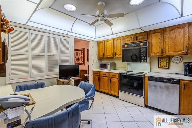 4 Martin Van Buren Drive B, Monroe, NJ 08831