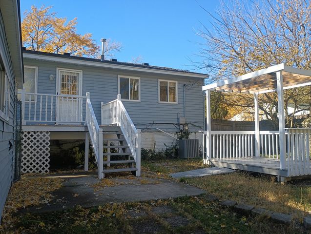 22223 Navaho Avenue, Sauk Village, IL 60411