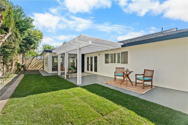 6821 Loyola Drive, Huntington Beach, CA 92647