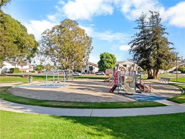 6821 Loyola Drive, Huntington Beach, CA 92647