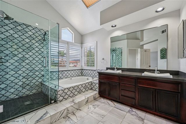 901 Clearwood Avenue, Riverside, CA 92506