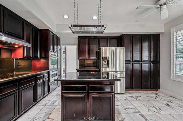 901 Clearwood Avenue, Riverside, CA 92506