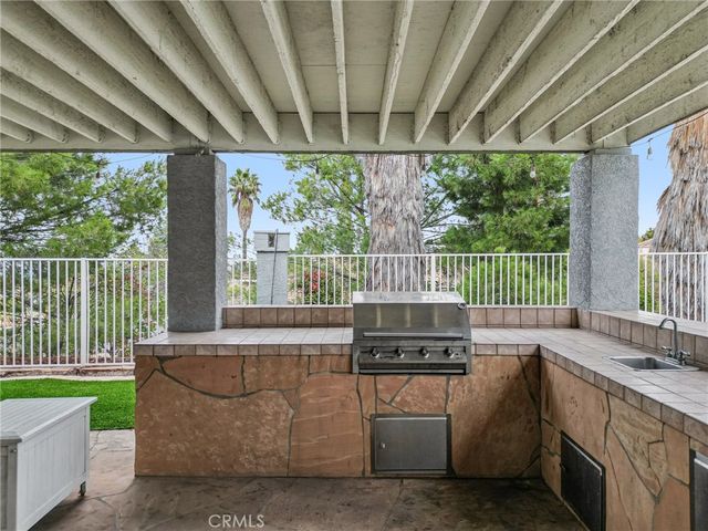 901 Clearwood Avenue, Riverside, CA 92506
