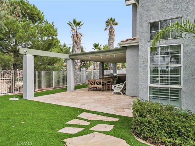 901 Clearwood Avenue, Riverside, CA 92506