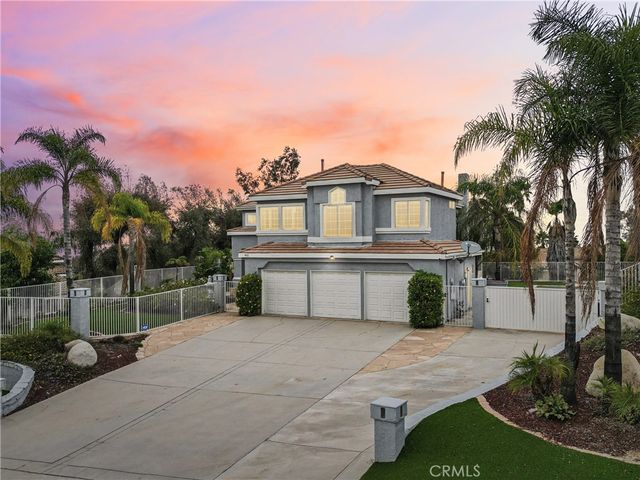 901 Clearwood Avenue, Riverside, CA 92506