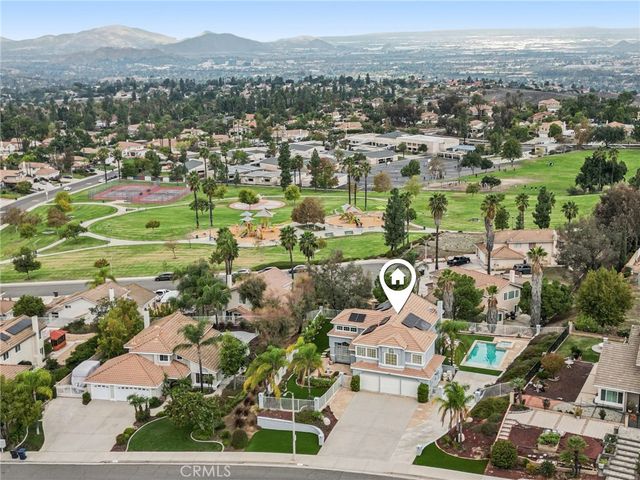 901 Clearwood Avenue, Riverside, CA 92506