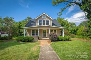 110 Patton Street, Morganton, NC 28655