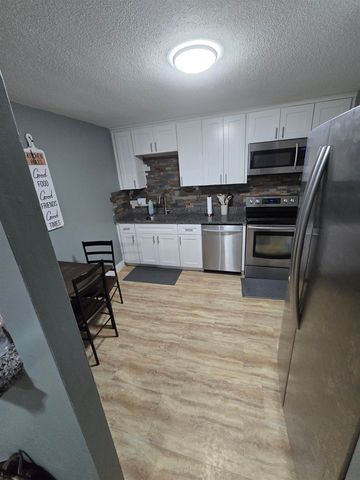 3 Pembroke Dr Unit 17, Derry, NH 03038