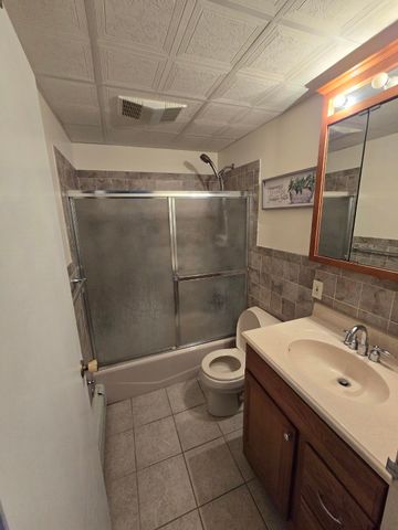 3 Pembroke Dr Unit 17, Derry, NH 03038