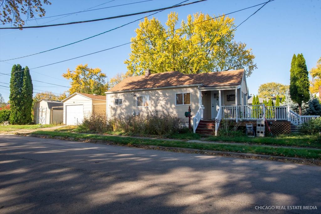 945 S 7th Street, Dekalb, IL 60115