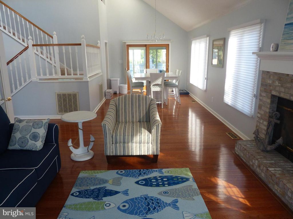 Image 13 of property listing at 10 STACY CT, Ocean Pines, MD 21811