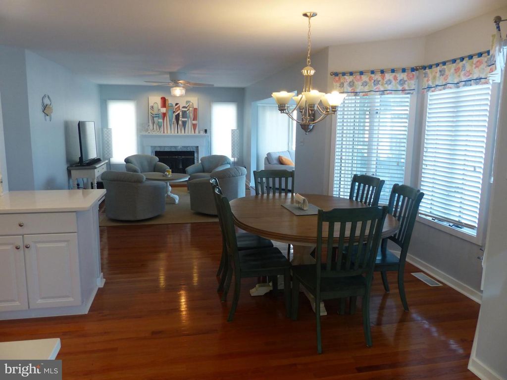 Image 22 of property listing at 10 STACY CT, Ocean Pines, MD 21811