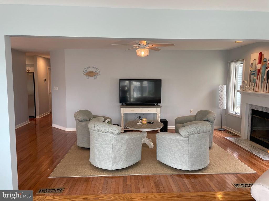 Image 25 of property listing at 10 STACY CT, Ocean Pines, MD 21811