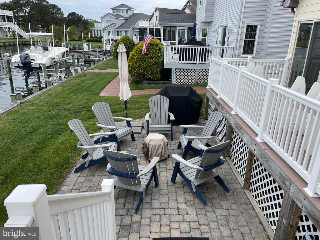 Image 4 of property listing at 10 STACY CT, Ocean Pines, MD 21811
