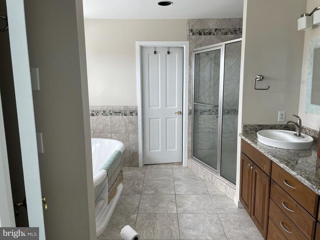 Image 42 of property listing at 10 STACY CT, Ocean Pines, MD 21811