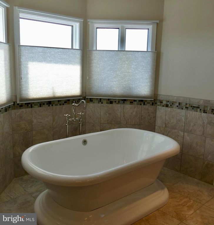 Image 44 of property listing at 10 STACY CT, Ocean Pines, MD 21811
