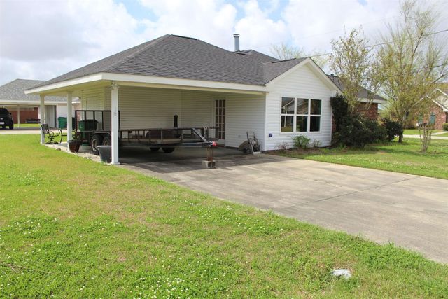 301 Aspen Dr, Raceland, LA 70394