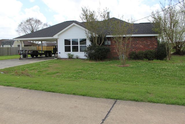 301 Aspen Dr, Raceland, LA 70394