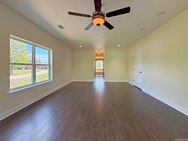 300 Crestview Drive, Hot Springs, AR 71913