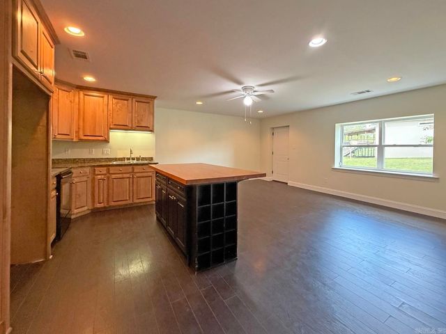 300 Crestview Drive, Hot Springs, AR 71913