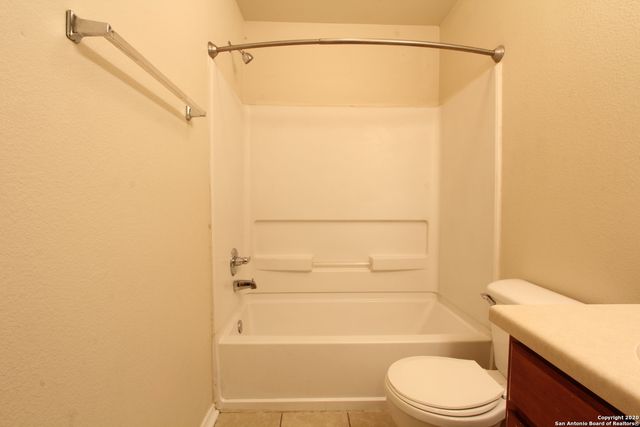 10711 Mathom Lndg Apt 4, Universal City, TX 78148