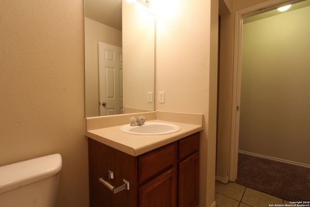 10711 Mathom Lndg Apt 4, Universal City, TX 78148