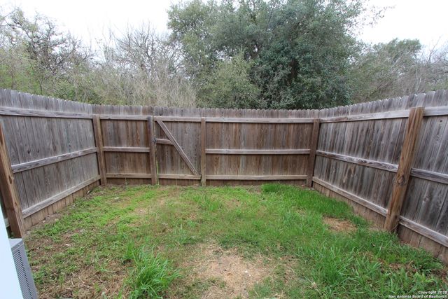 10711 Mathom Lndg Apt 4, Universal City, TX 78148