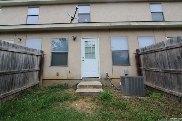 10711 Mathom Lndg Apt 4, Universal City, TX 78148