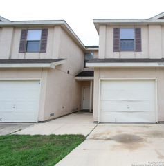 10711 Mathom Lndg Apt 4, Universal City, TX 78148