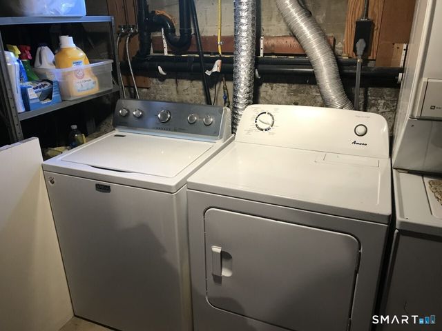 720 Knapps Highway, Fairfield, CT 06825