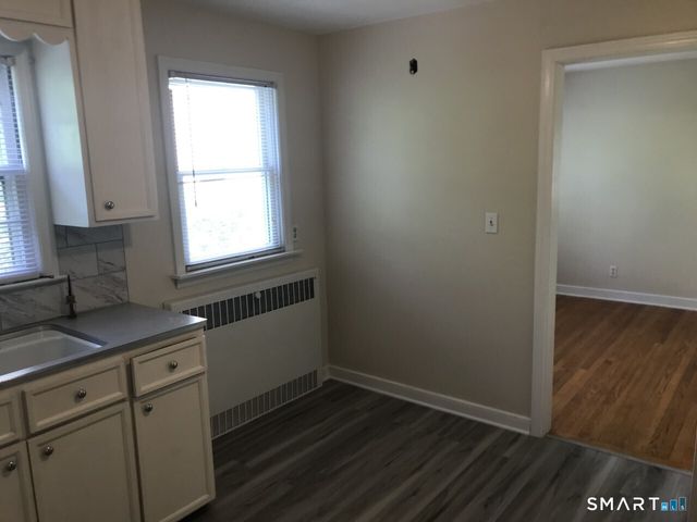 720 Knapps Highway, Fairfield, CT 06825