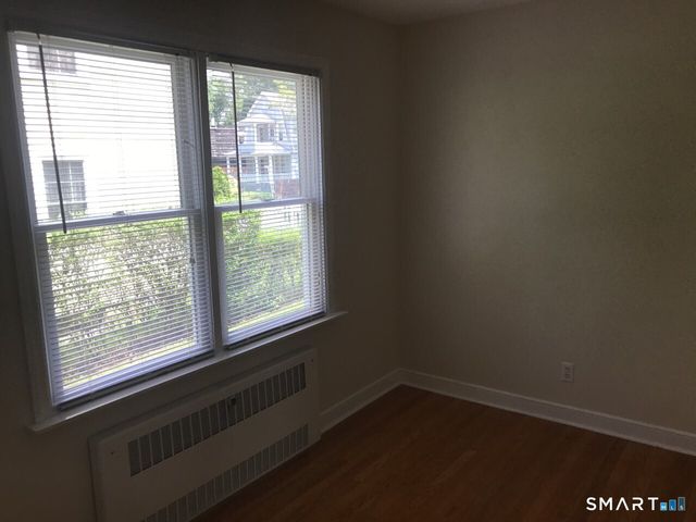 720 Knapps Highway, Fairfield, CT 06825