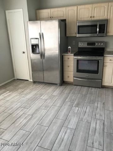 8723 N 112th Avenue, Peoria, AZ 85345