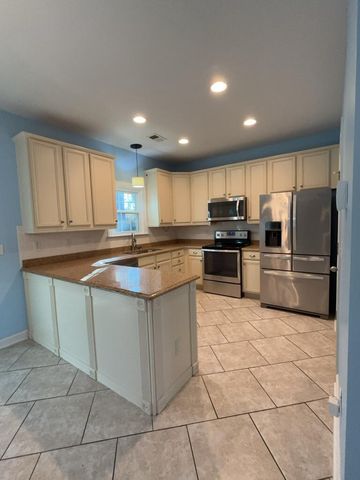 1009 Blockade Runner Parkway, Summerville, SC 29485