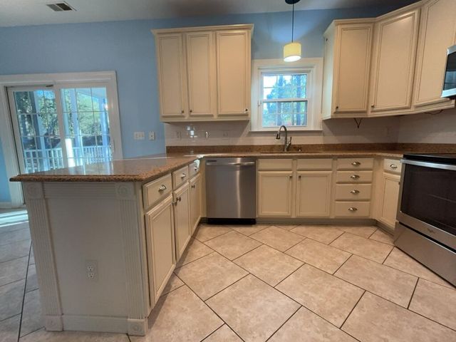 1009 Blockade Runner Parkway, Summerville, SC 29485