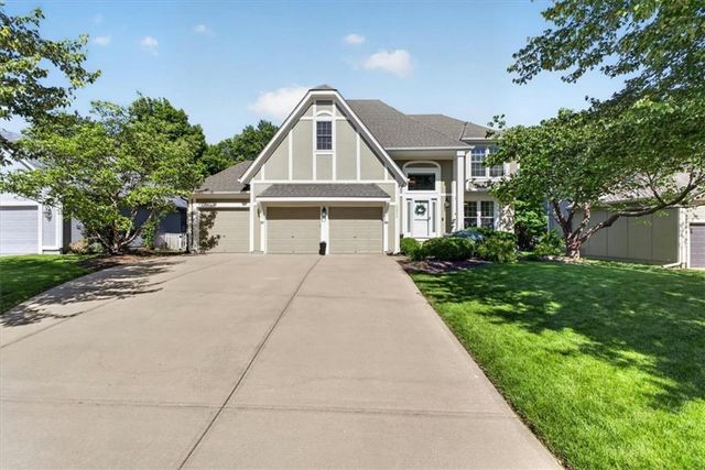 13013 Bond Street, Overland Park, KS 66213