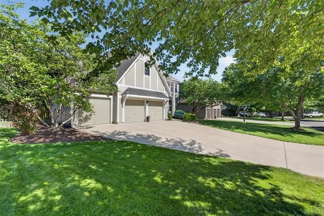 13013 Bond Street, Overland Park, KS 66213