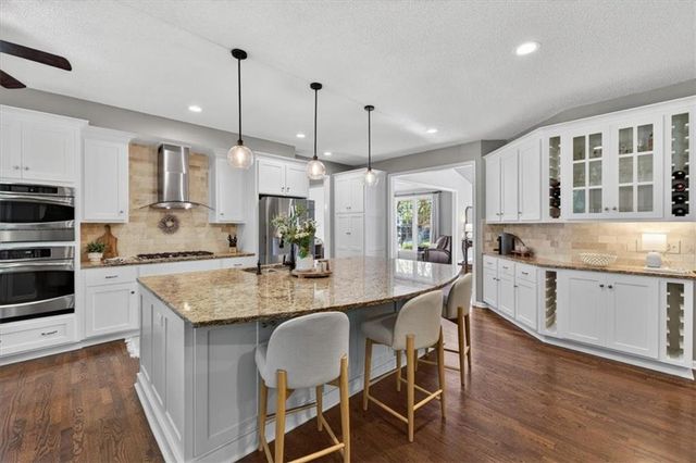 13013 Bond Street, Overland Park, KS 66213