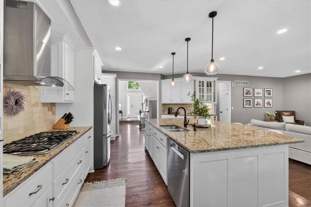 13013 Bond Street, Overland Park, KS 66213
