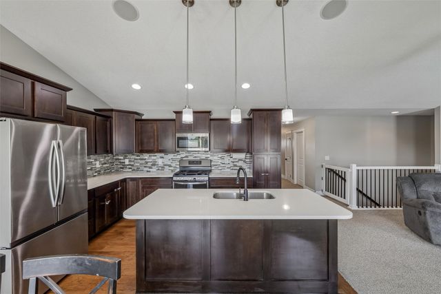 521 Shiloh Rose Parkway NW, Bondurant, IA 50035