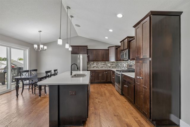 521 Shiloh Rose Parkway NW, Bondurant, IA 50035