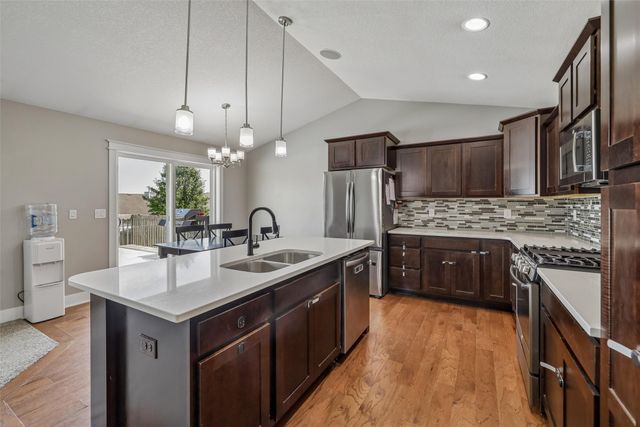 521 Shiloh Rose Parkway NW, Bondurant, IA 50035