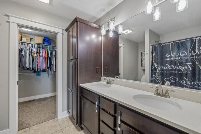 521 Shiloh Rose Parkway NW, Bondurant, IA 50035