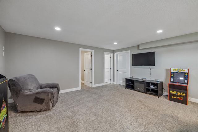 521 Shiloh Rose Parkway NW, Bondurant, IA 50035