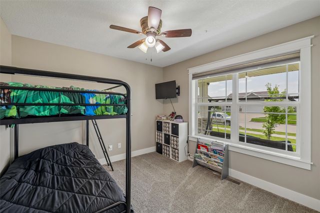 521 Shiloh Rose Parkway NW, Bondurant, IA 50035